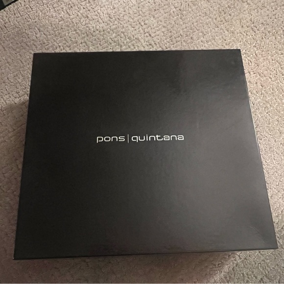 pons|quintana olive green suede boot w/crepe sole. - Picture 6 of 7